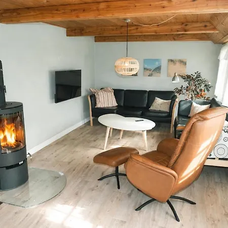 別荘 Ugenert Ved Skoven Med Spabad Og Sauna