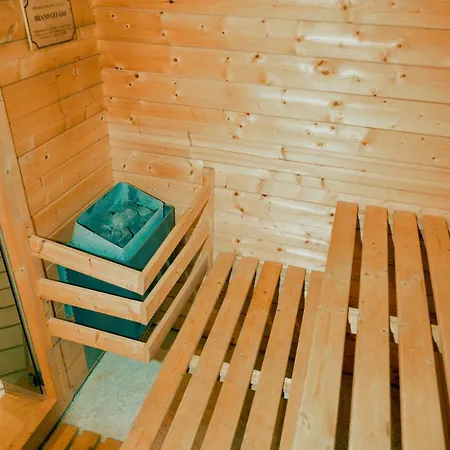 別荘 Ugenert Ved Skoven Med Spabad Og Sauna *